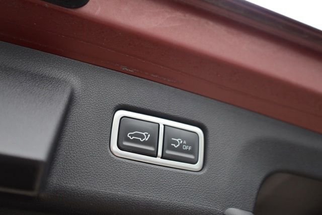 Used 2025 Red Kia X-Line SX Prestige image 39