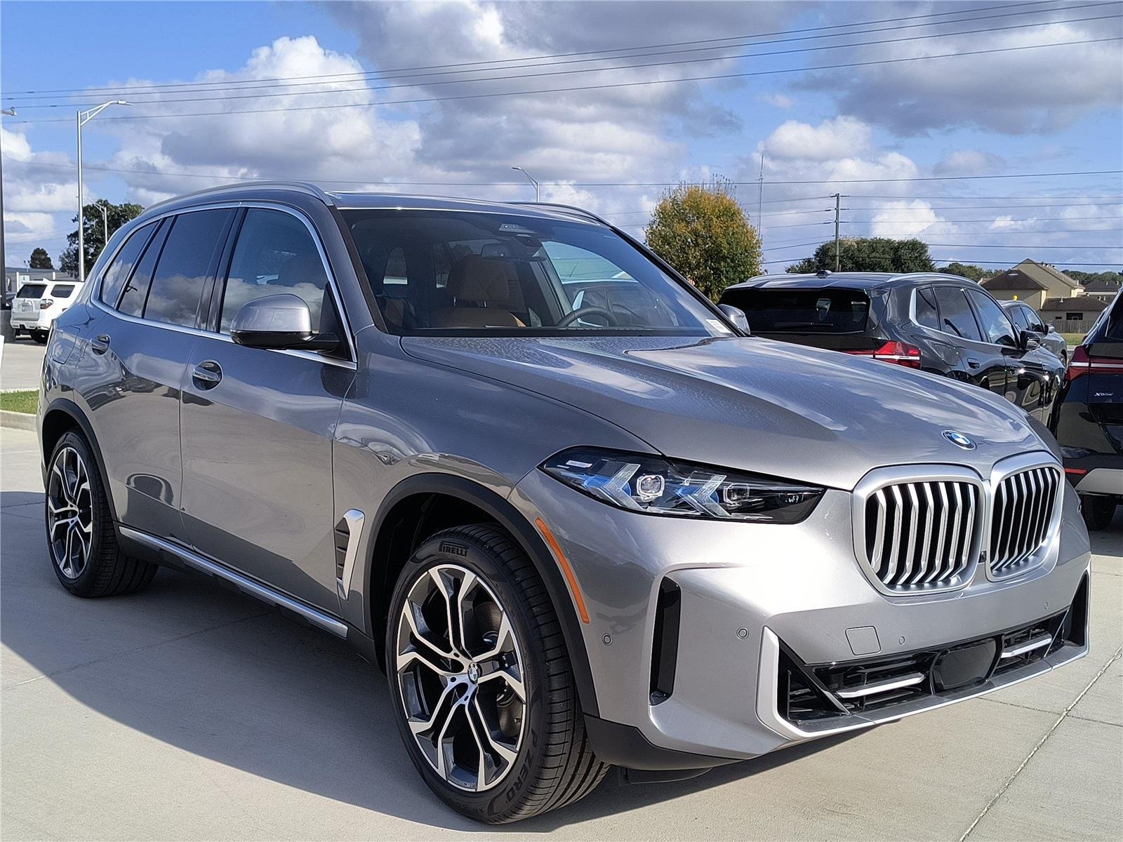 Used 2026 Skyscraper Grey Metallic BMW sDrive40i image 6