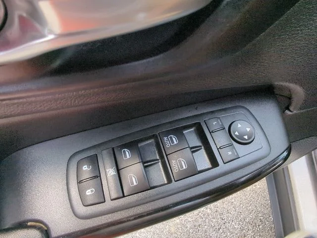 Certified Used 2021 White Jeep Latitude Plus image 13