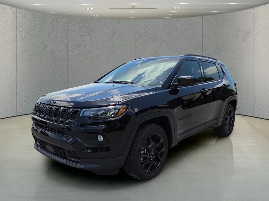 New 2026 Diamond Black Crystal Pearl-Coat Exterior Paint Jeep Latitude Altitude image 10
