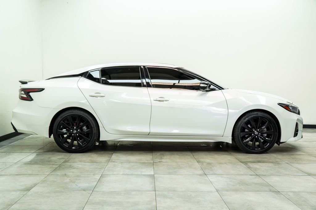 Used 2023 White Nissan SR image 10