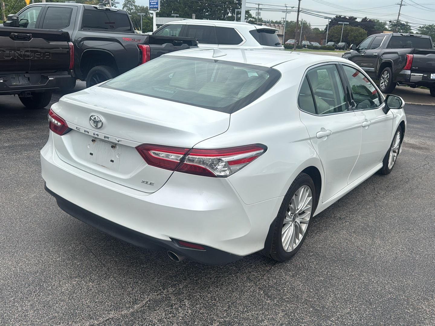 Used 2020 Wind Chill Pearl Toyota XLE image 6