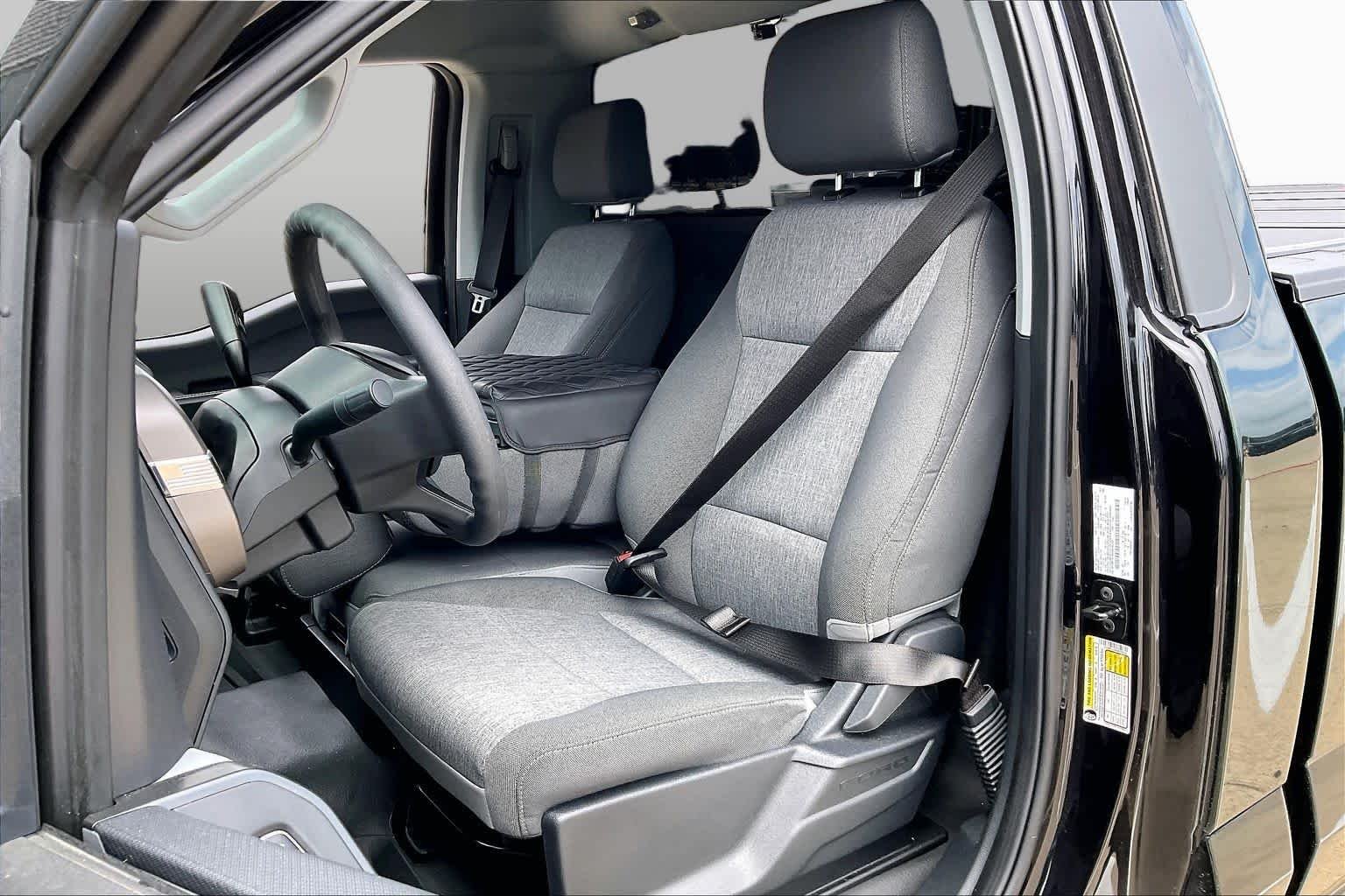 Used 2025 Agate Black Metallic Ford XL image 8