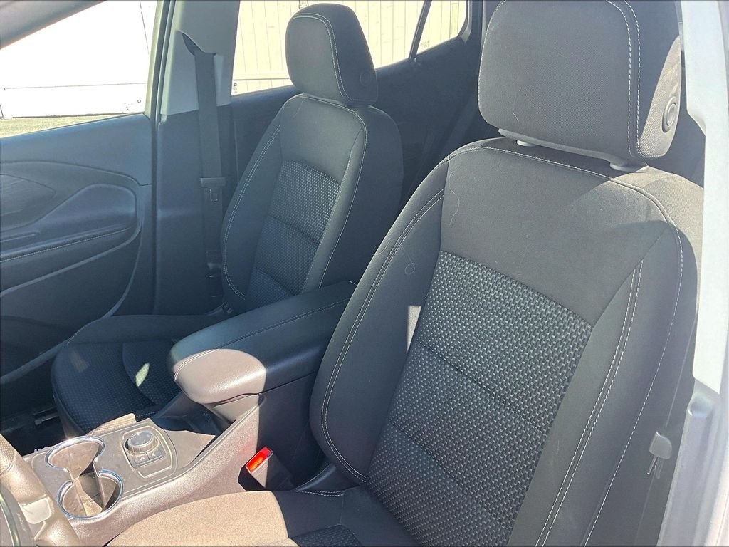 Used 2024 Summit White GMC SLE image 10