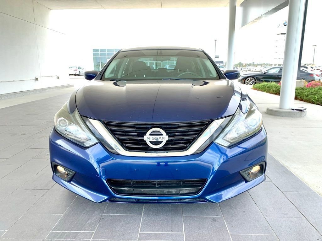 Used 2017 Nissan Altima SR with VIN 1N4AL3AP1HN340660 for sale in D'Iberville, MS