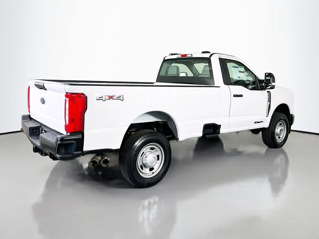 New 2026 Oxford White Ford XL image 13