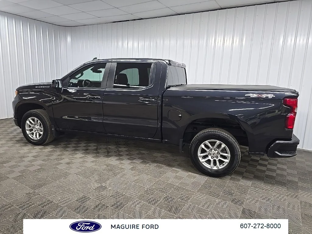 Used 2023 Gray Chevrolet RST image 5