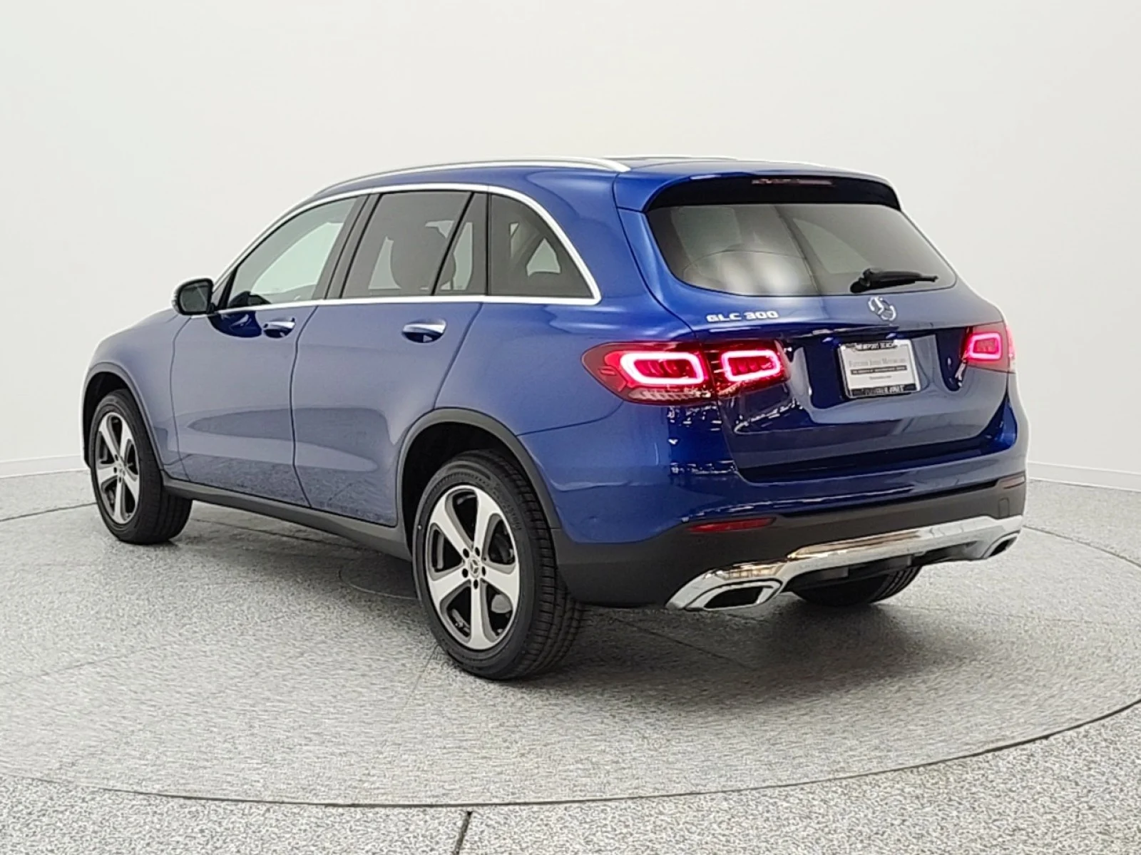 Used 2022 Starling Blue Metallic Mercedes-Benz GLC 300 SUV image 7