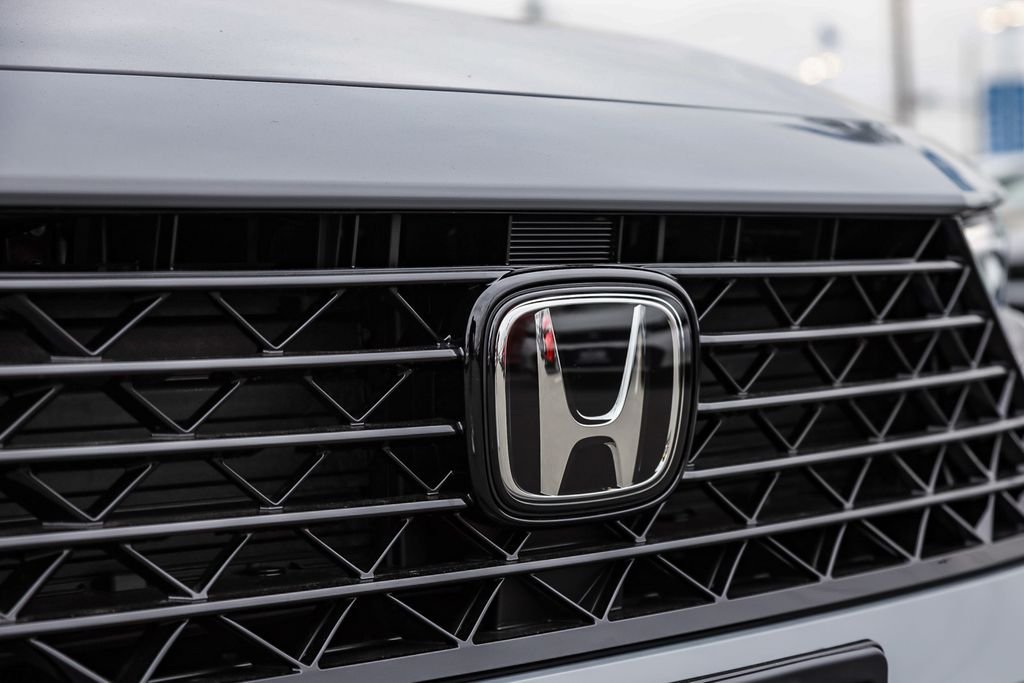 New 2025 Urban Gray Pearl Honda Sport-L image 3