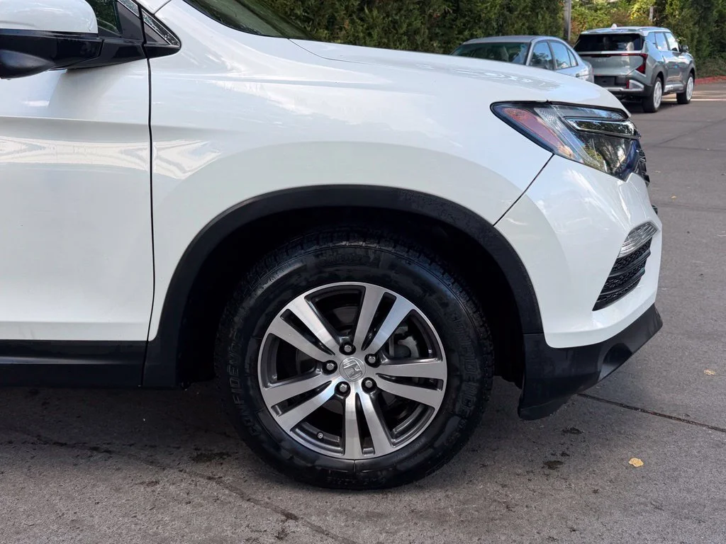 Used 2016 White Diamond Pearl Honda EX-L image 2