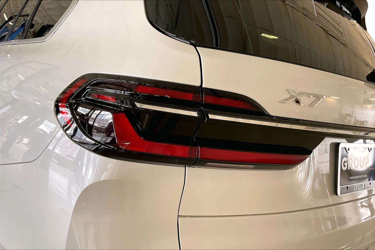 New 2027 Mineral White Metallic BMW xDrive40i image 14