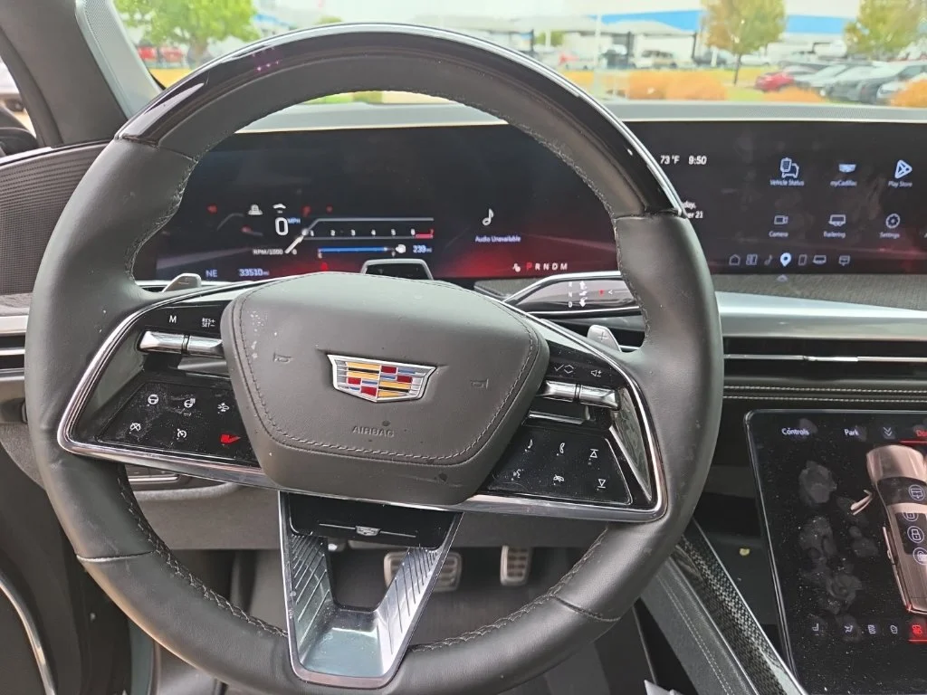 Used 2025 Green Cadillac V-Series image 10