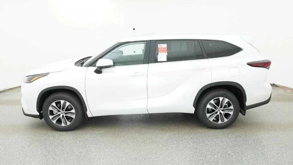 New 2026 Wind Chill Pearl Toyota XLE image 19