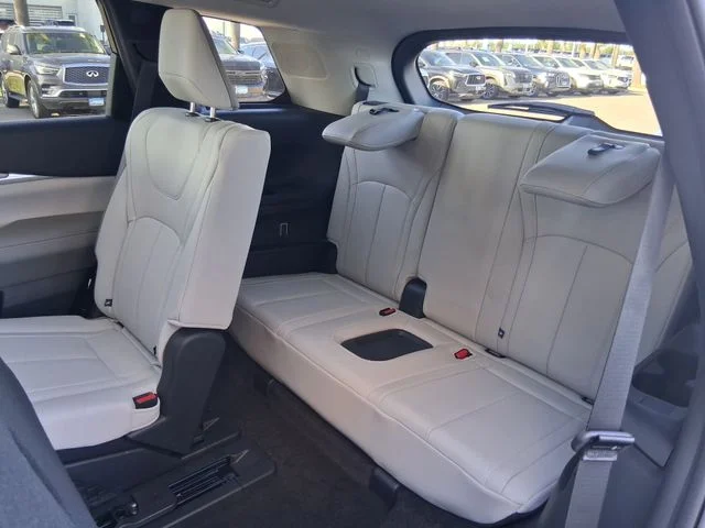 New 2027 MINERAL BLACK INFINITI Luxe FWD image 23