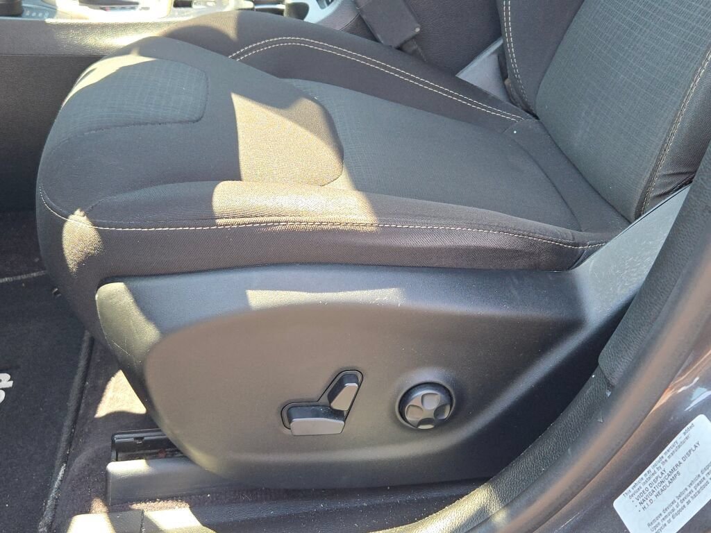 Used 2016 Gray Jeep Latitude image 21