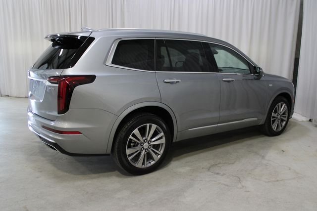 Used 2025 Silver Cadillac Premium Luxury image 33