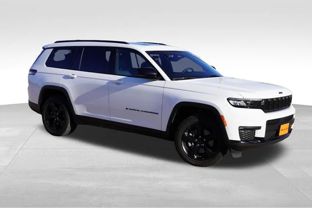 Used 2023 White Jeep Altitude image 2