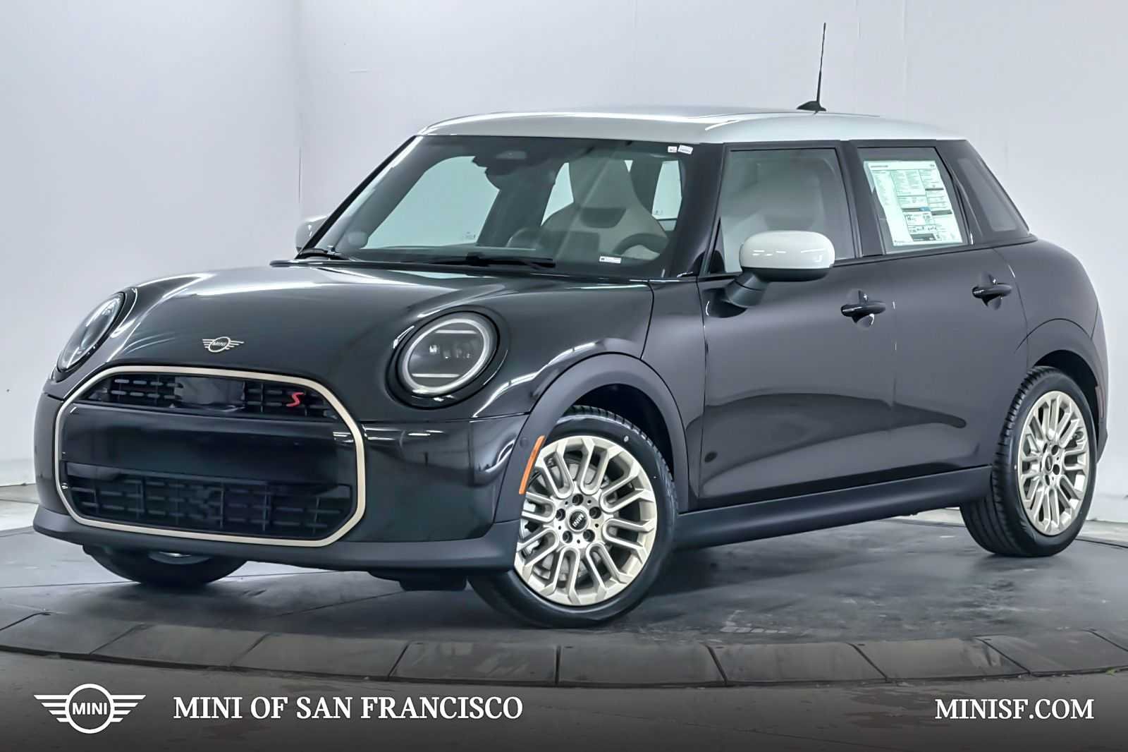 2026 MINI 4 Door Signature Plus