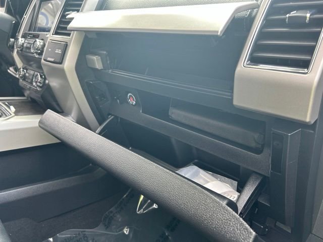 Used 2020 Black Metallic Ford Lariat image 15