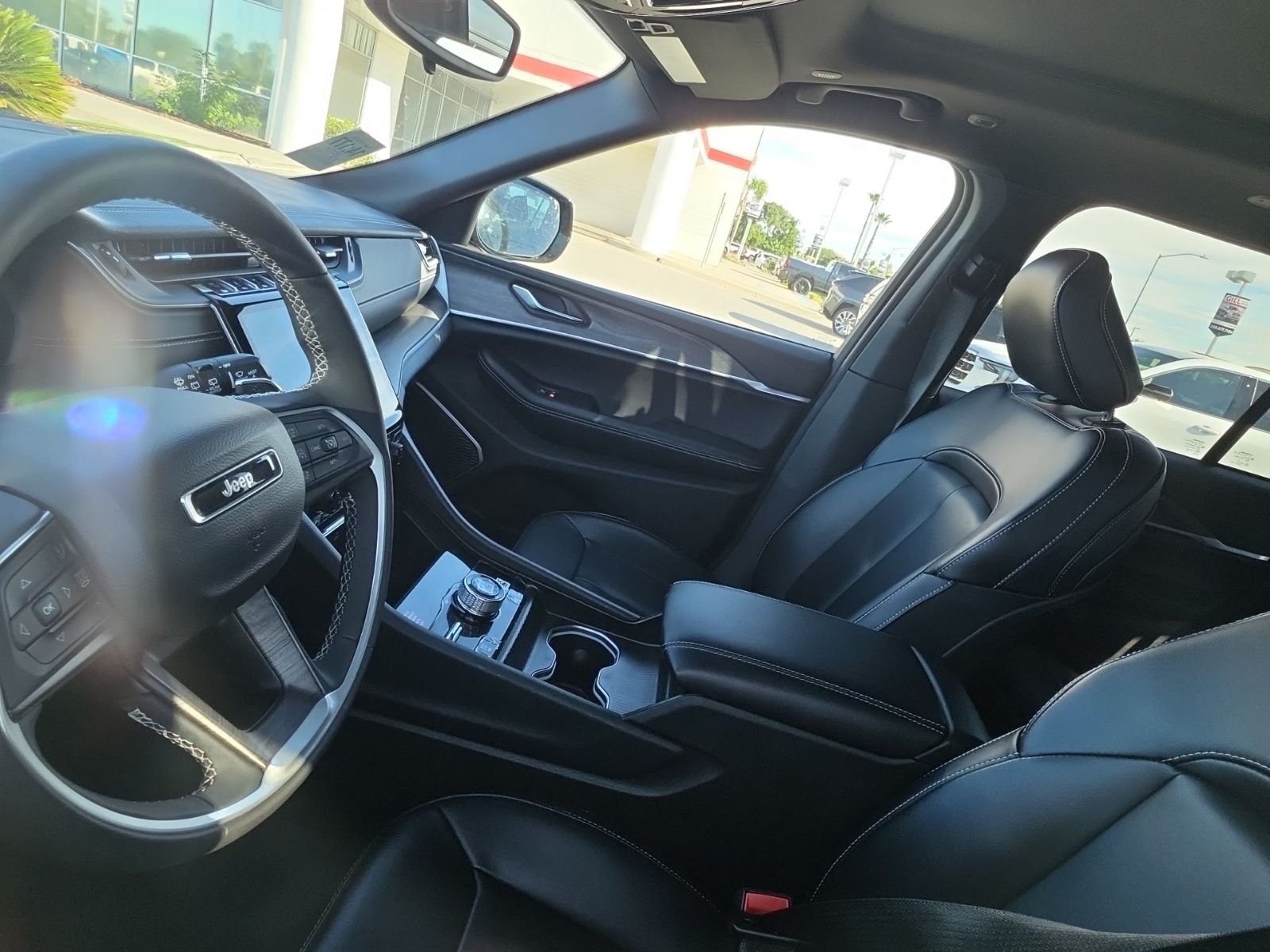 2024 Jeep Grand Cherokee 4xe photo 6