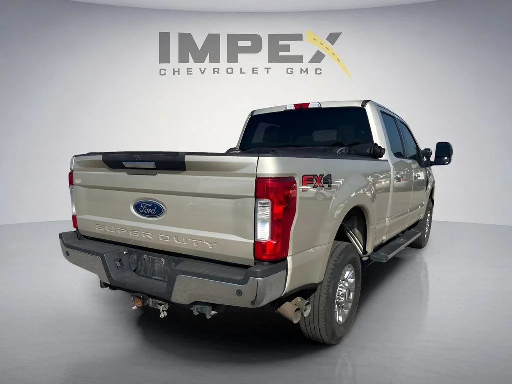 Used 2017  Ford Lariat image 5