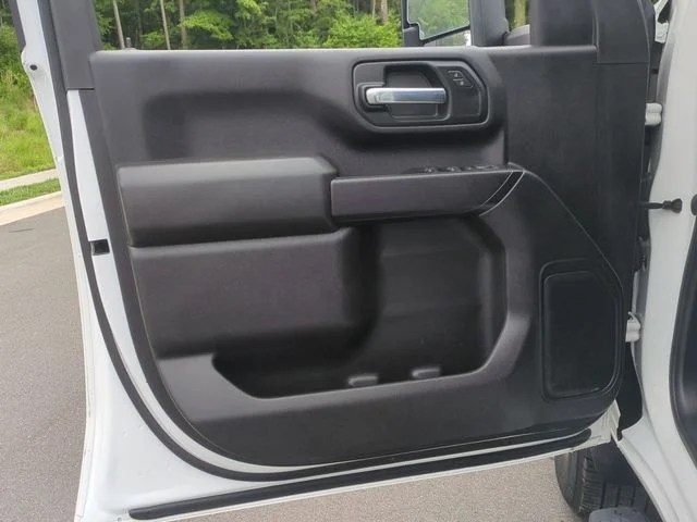 Used 2023 White Chevrolet Custom image 30