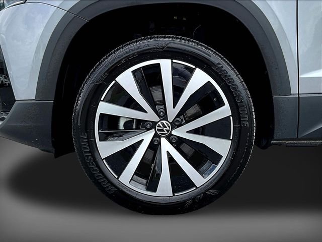 Used 2024 Silver Volkswagen 1.5T SE image 38
