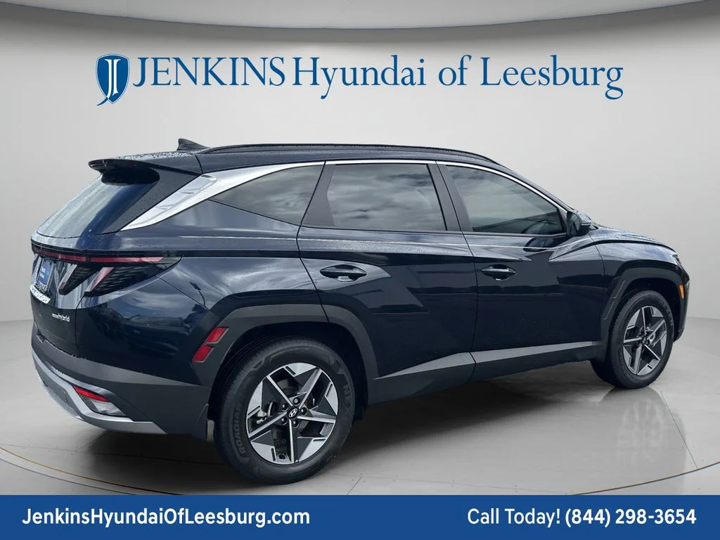 Used 2025 Blue Hyundai SEL Convenience image 5