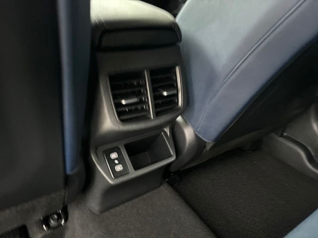 Used 2024 White Kia S image 31