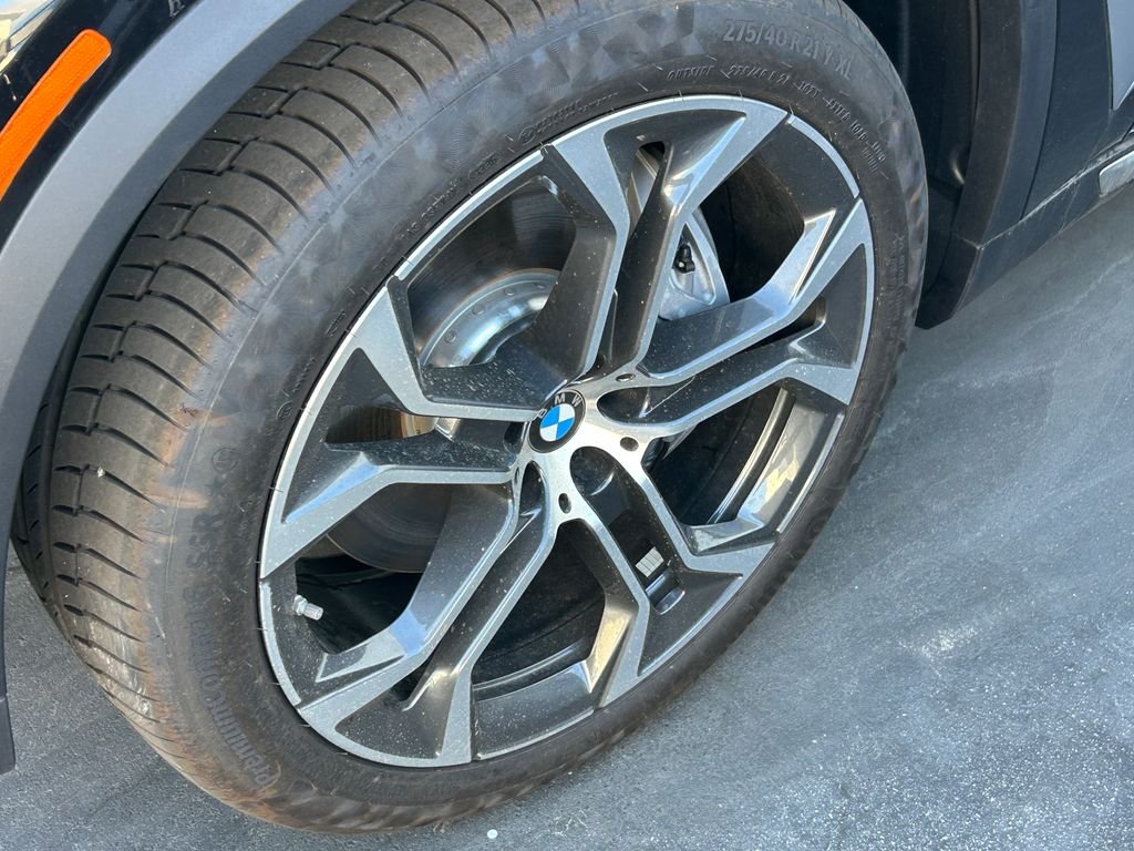 New 2026 Black Sapphire Metallic BMW xDrive50e image 3