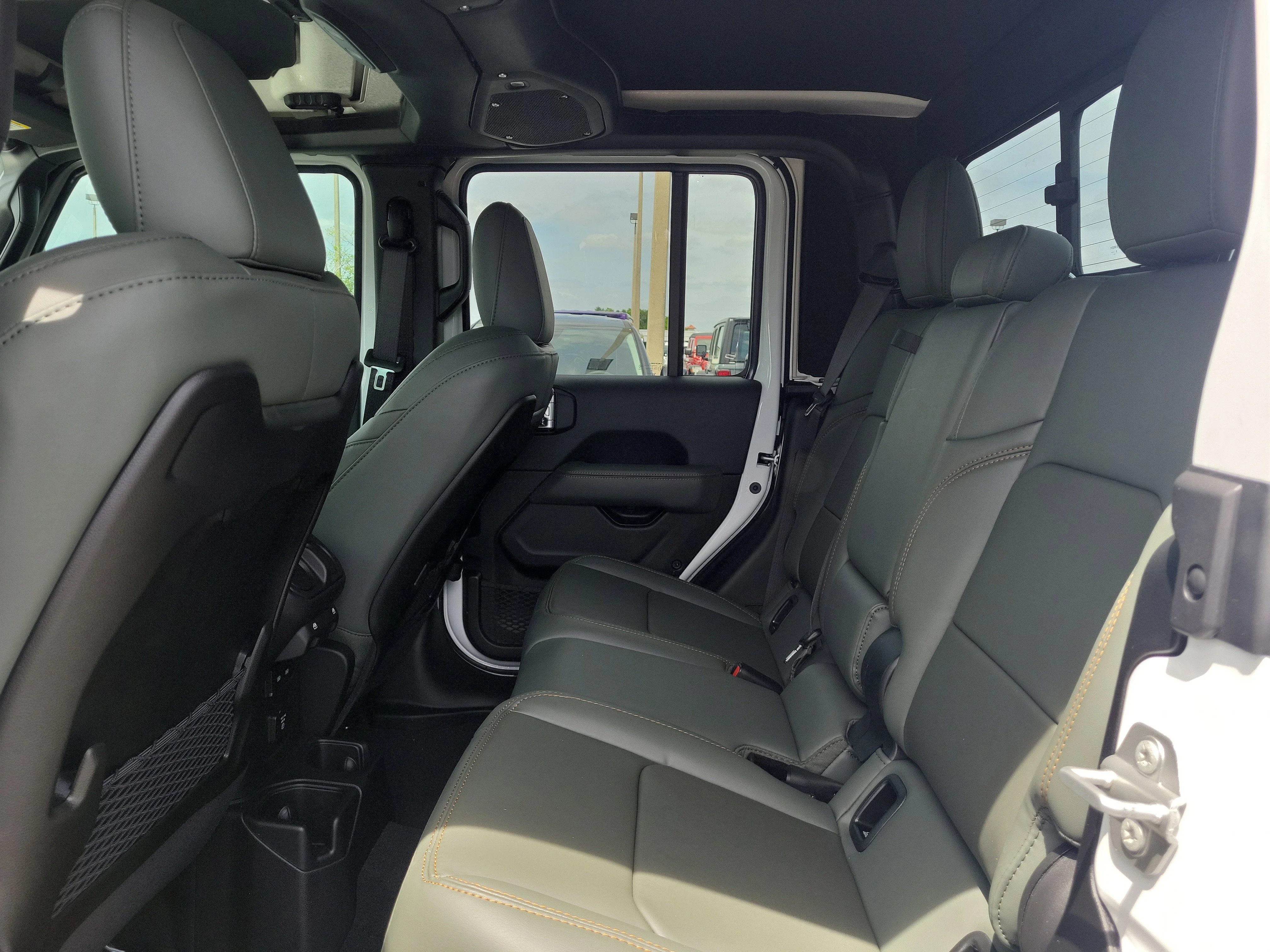 New 2026 Bright White Clearcoat Jeep Mojave X image 10