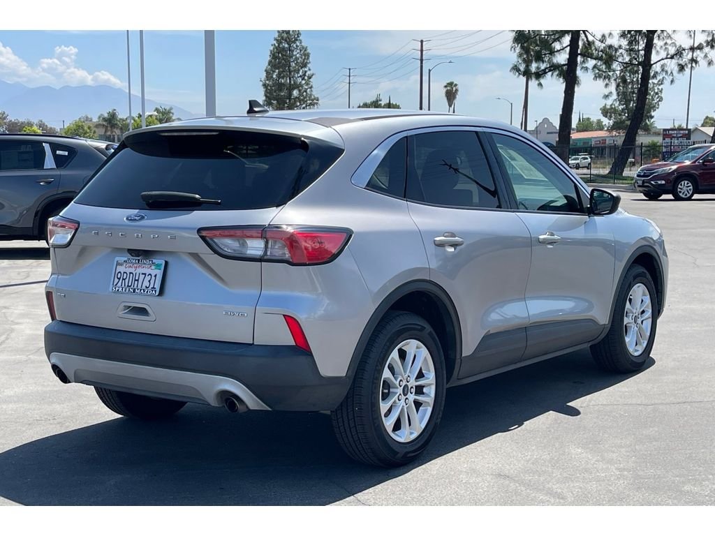 Used 2022 ICONIC SILVER Ford SE image 7