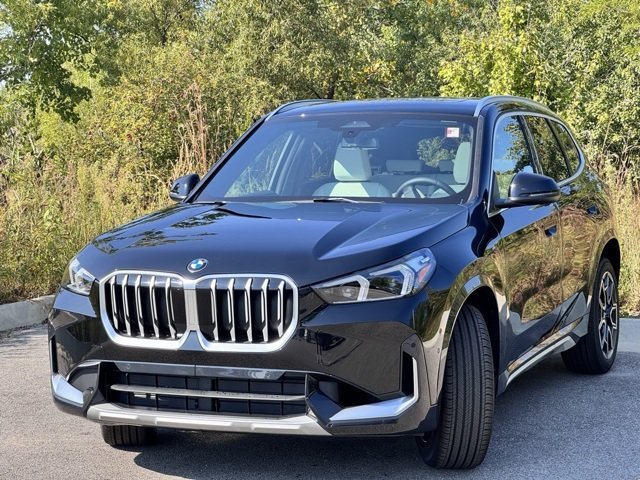 Used 2026 Black Sapphire Metallic BMW xDrive28i image 3