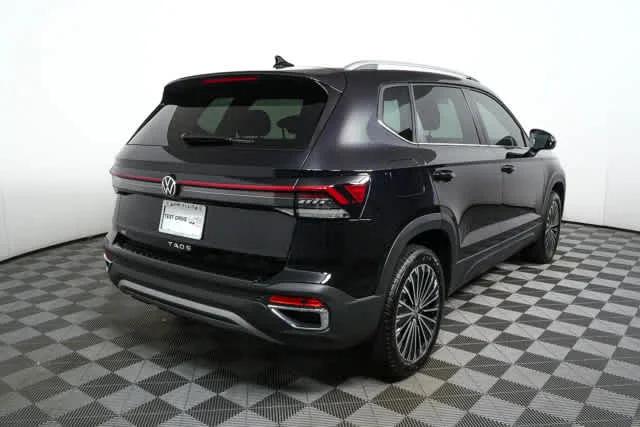 New 2026 Deep Black Pearl Volkswagen SE image 3