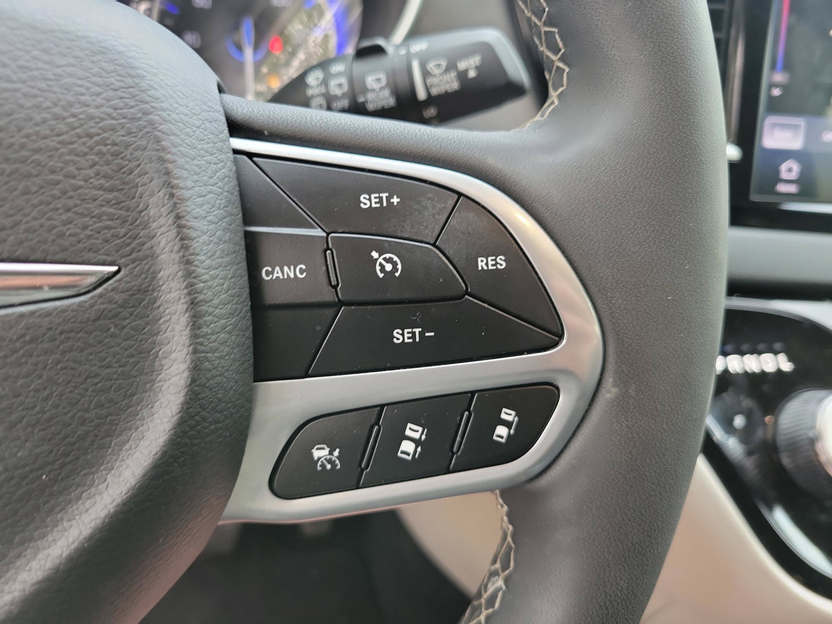 2024 Chrysler Pacifica Touring L - Photo 27