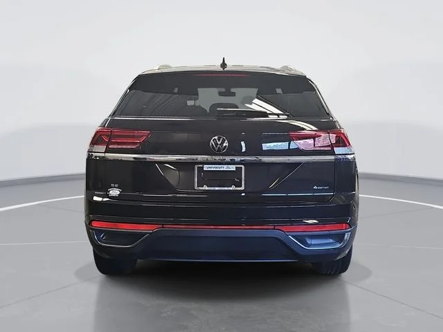 Used 2023 Black Volkswagen 2.0T SE image 4