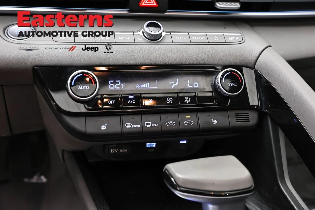 Used 2025 Gray Hyundai SEL Convenience image 18