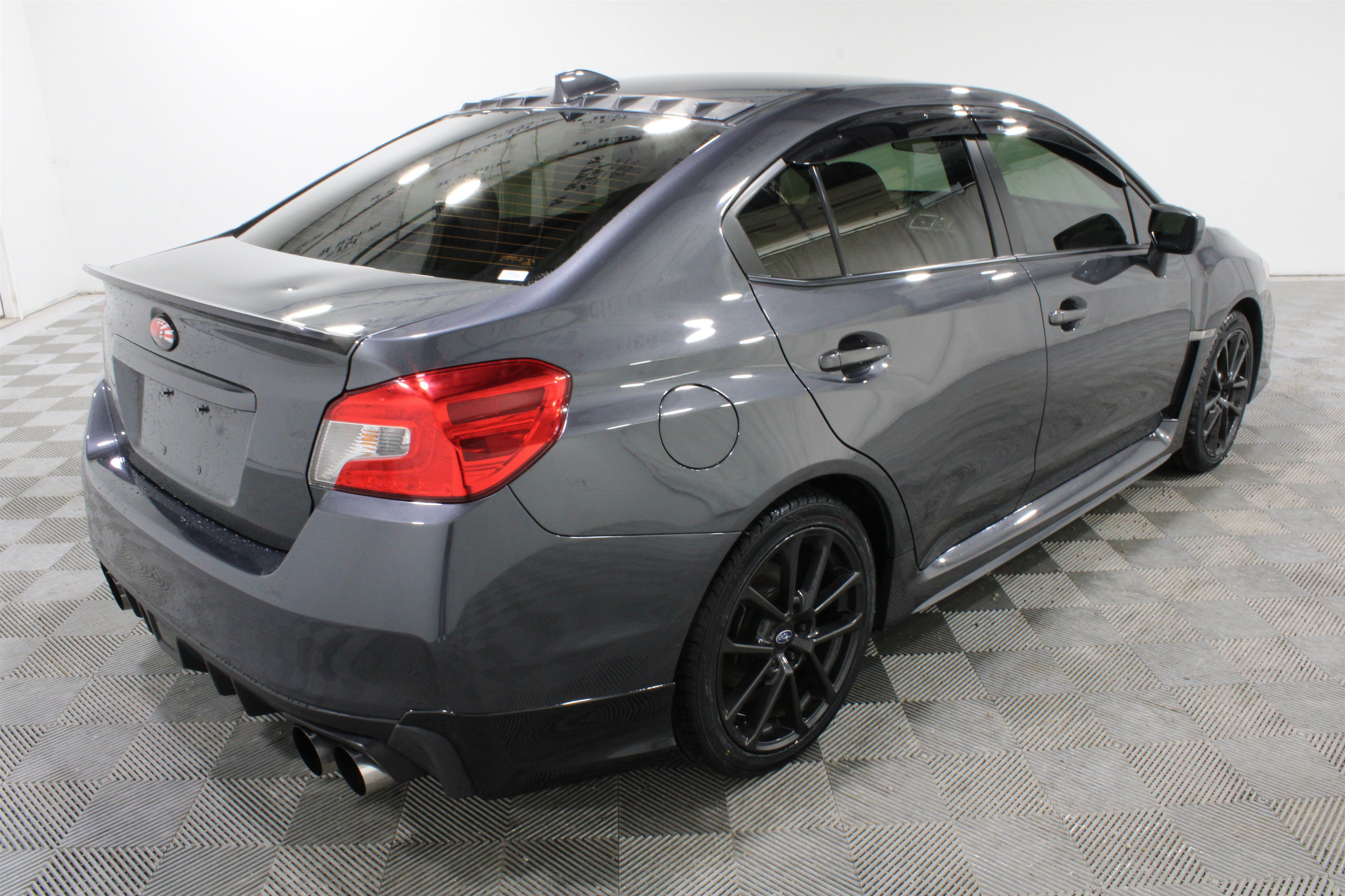 Used 2020 Magnetite Gray Metallic Subaru Premium image 26