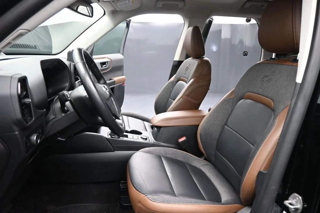 Used 2023 Black Ford Outer Banks image 9
