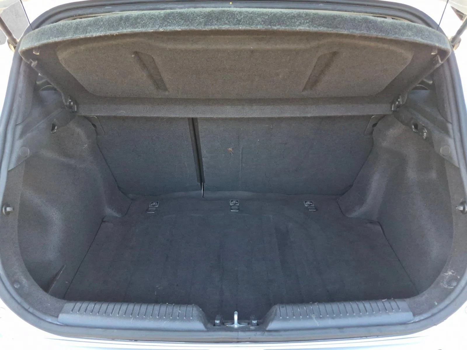 Used 2014 Shimmering Silver Hyundai  image 6