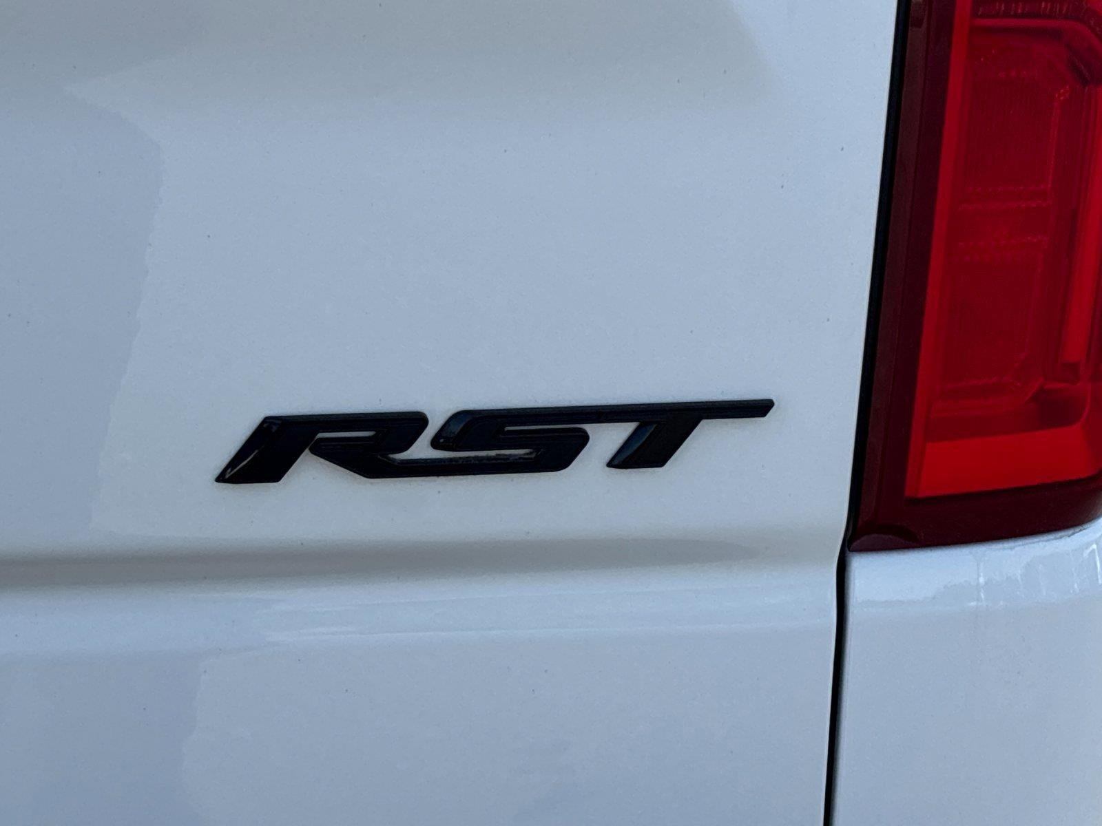 Used 2024 Summit White Chevrolet RST image 11