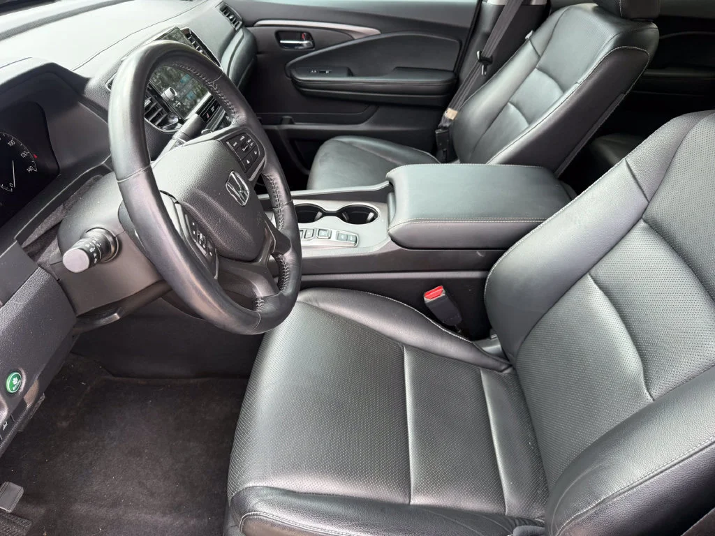 Used 2025  Honda RTL image 19
