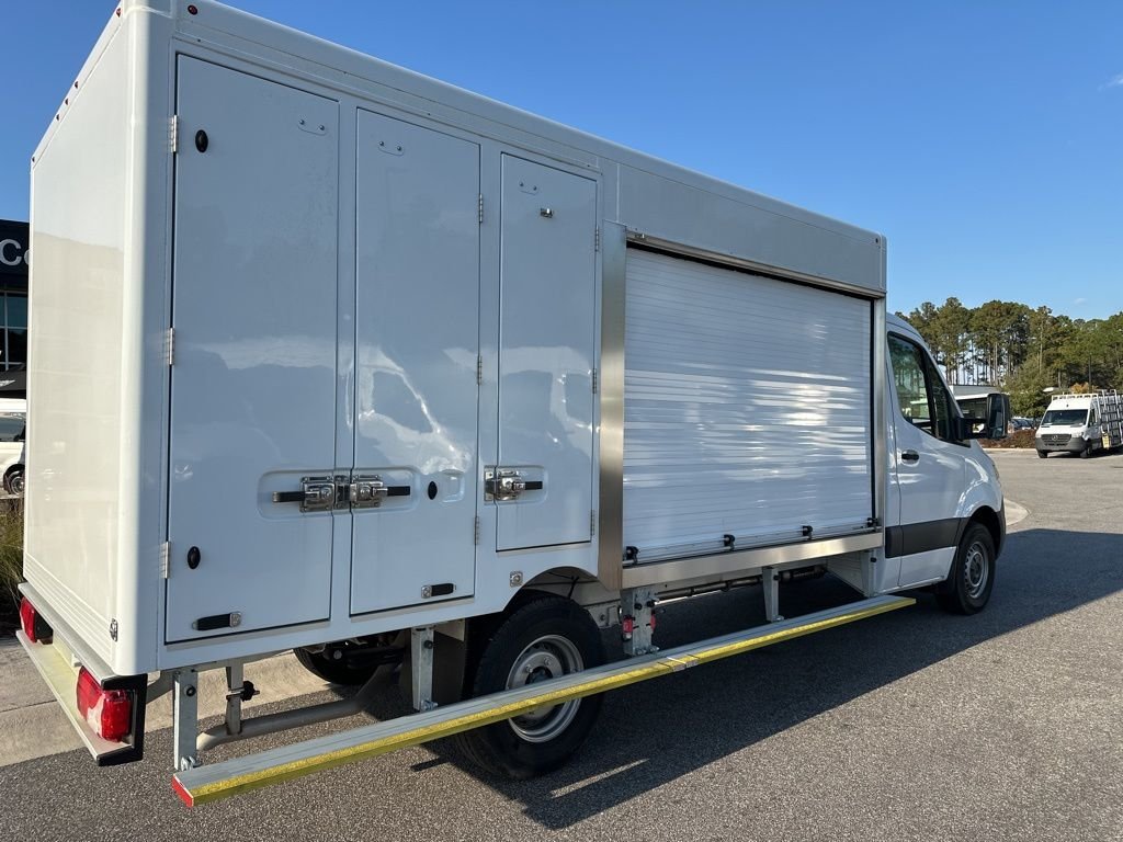 Used 2022 White Mercedes-Benz 144 Cab Chassis image 9