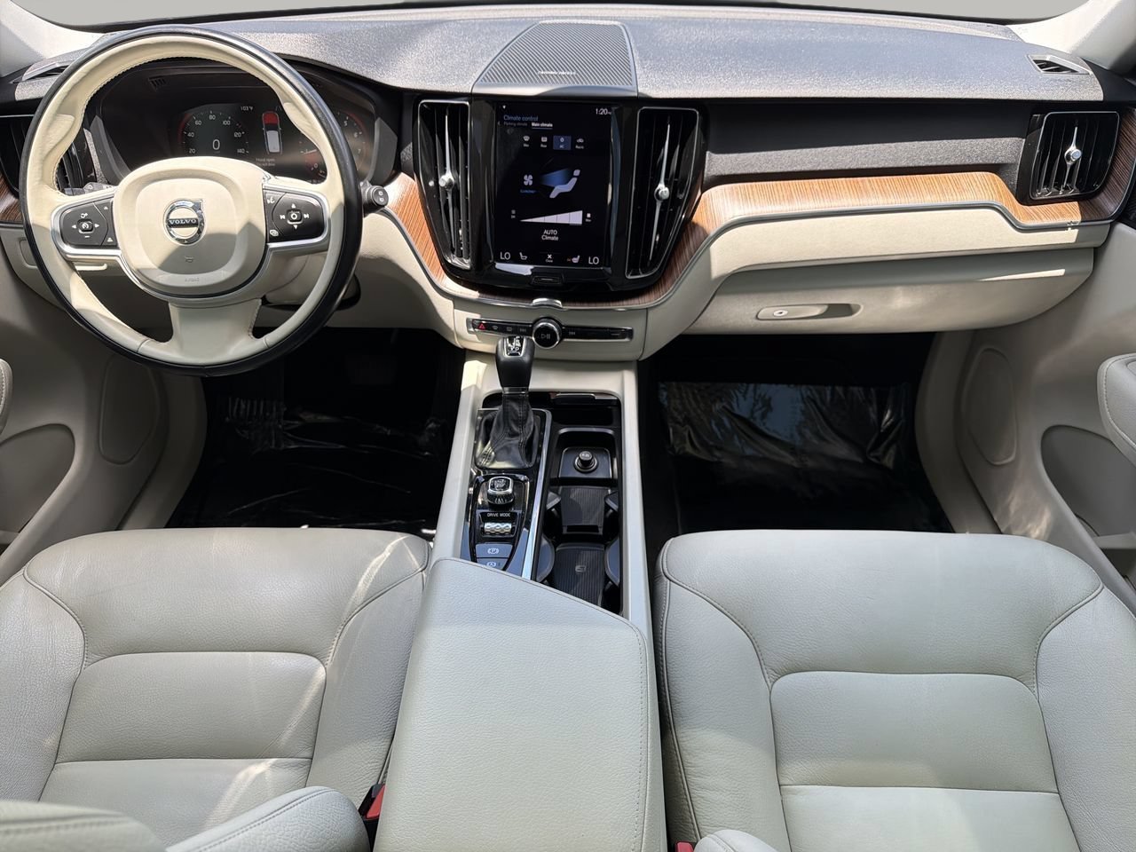 Used 2021 Denim Blue Metallic Volvo T6 Momentum image 13