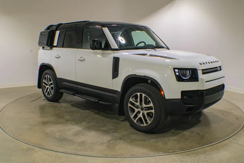 New 2026 Fuji White Land Rover S image 7