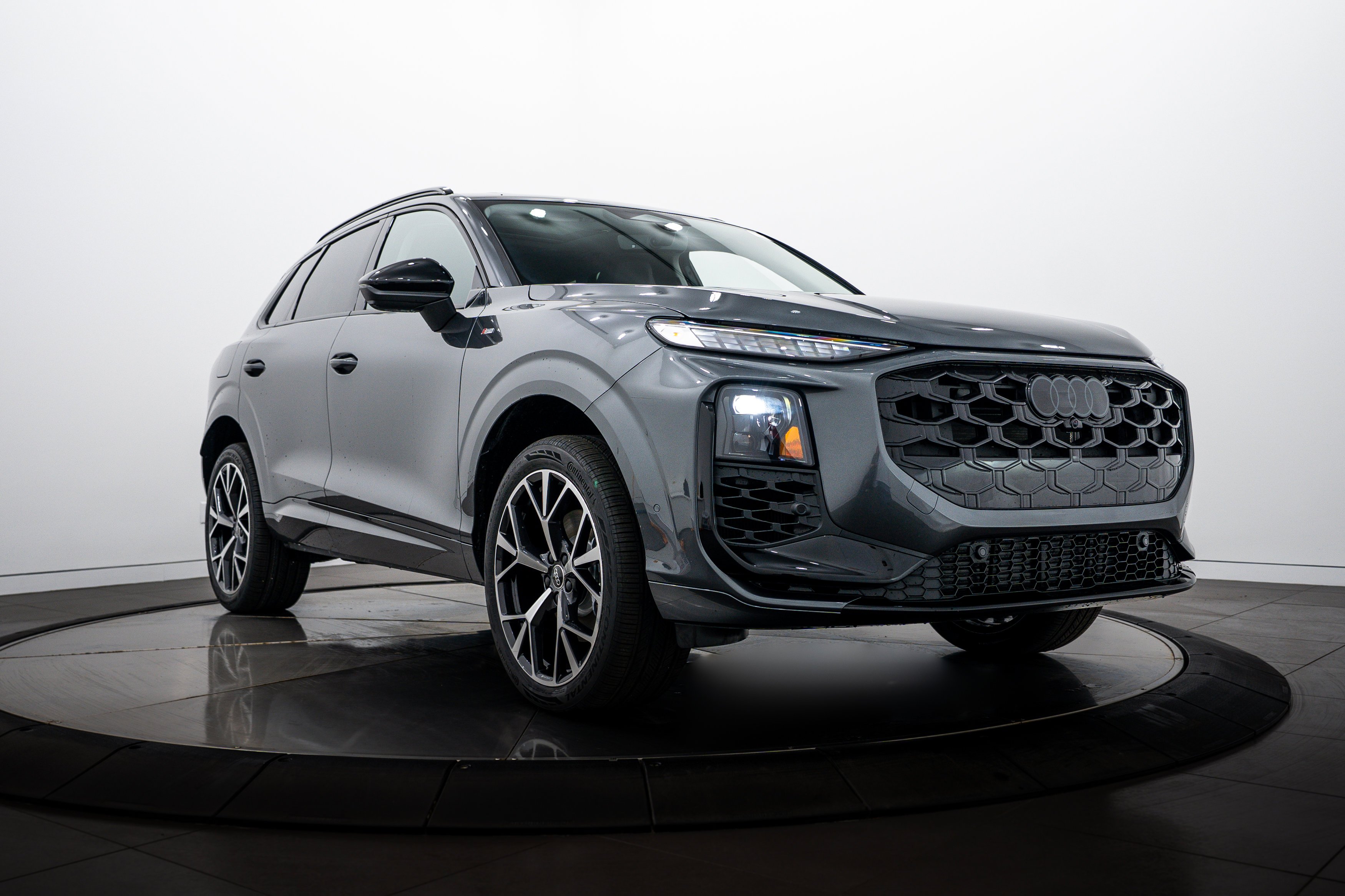 2026 Audi Q3 S line quattro's photo