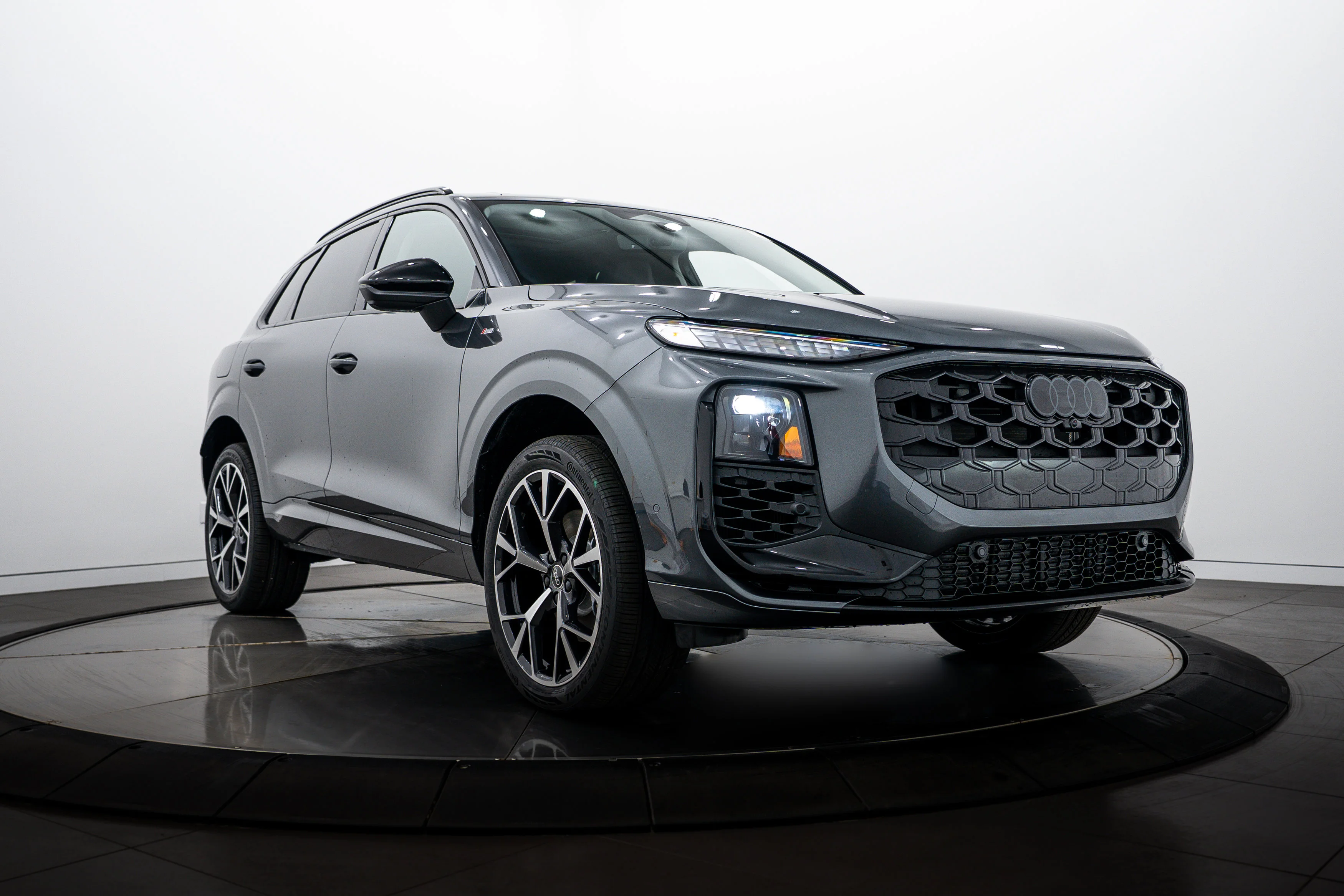 2026 Audi Q3 S line quattro's photo