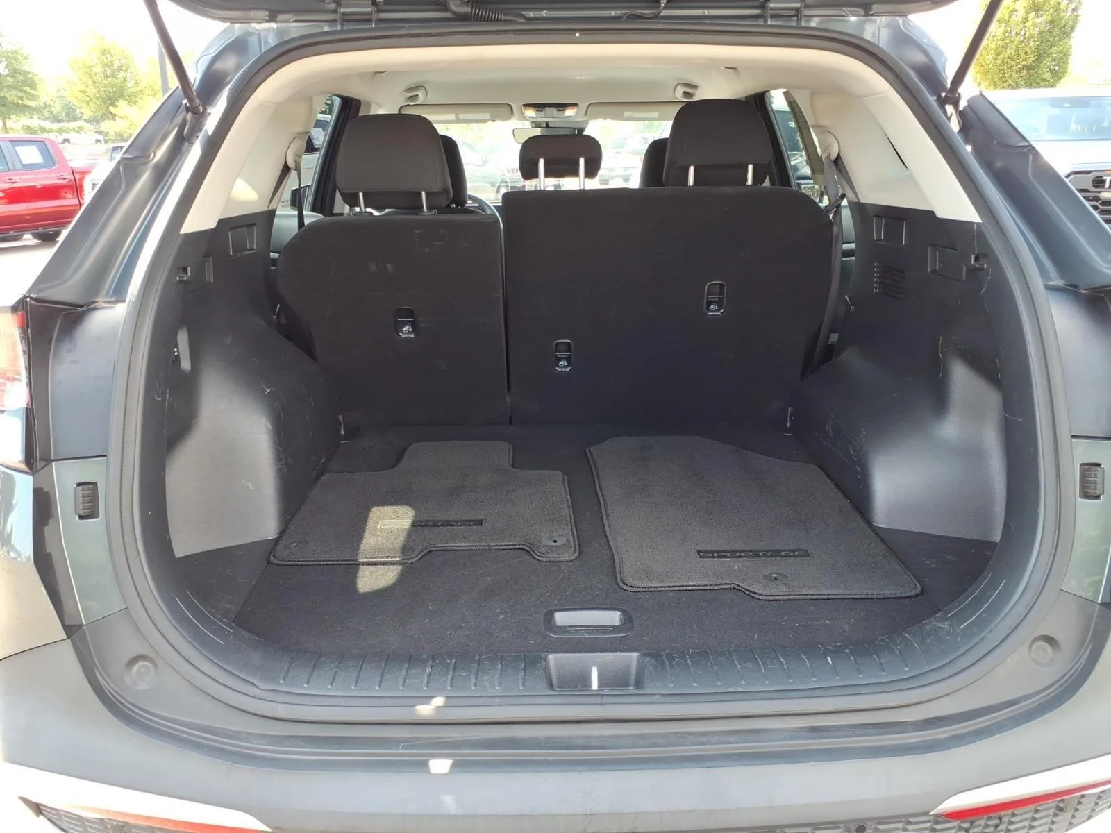 Used 2023 Gravity Gray Kia LX image 30