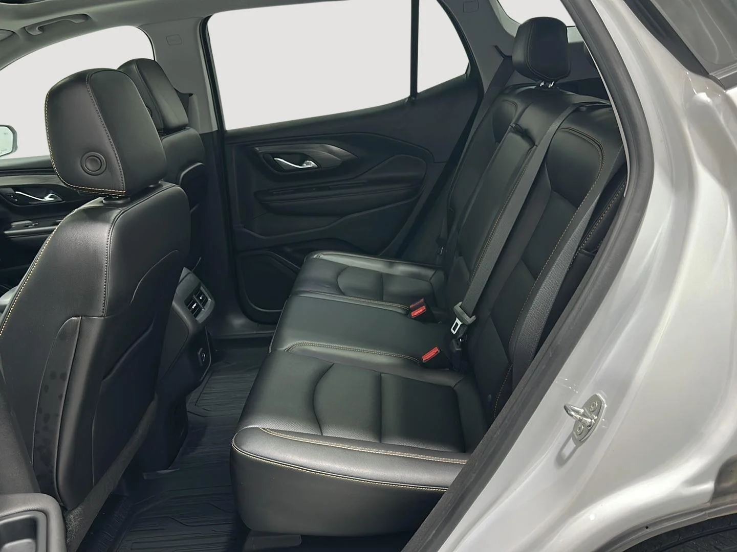 Used 2021 SUMMIT WHITE GMC SLT image 21
