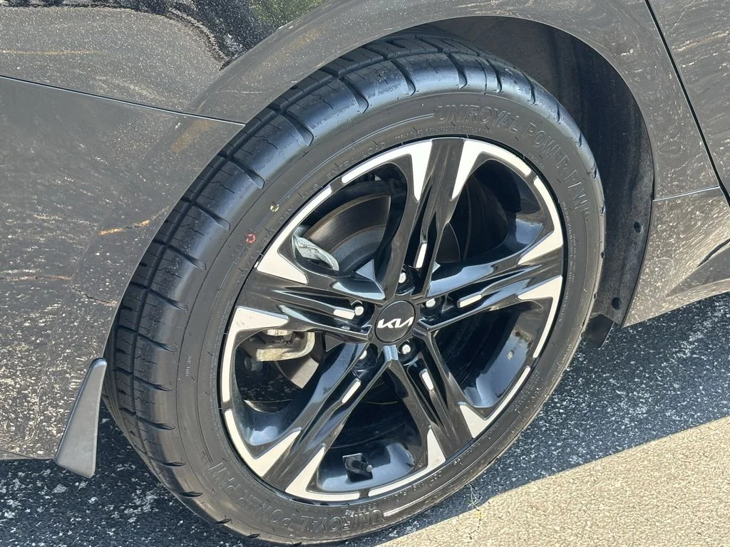 Used 2022 Black Kia GT-Line image 10
